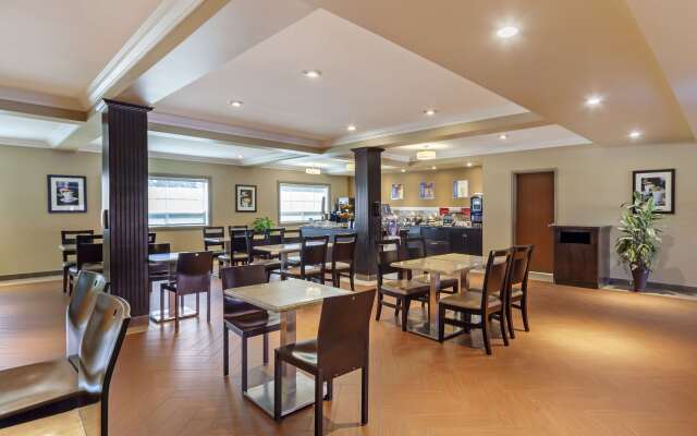 Best Western Plus Peace River Hotel & Suites