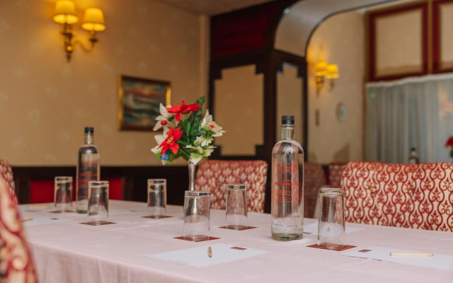 Muthu Fort William Hotel