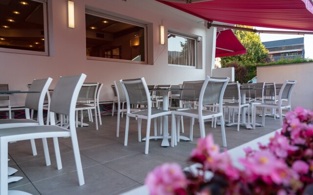 Au Primerose Hotel