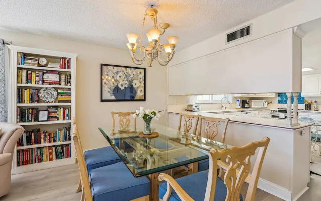 Oceanfront 3BR Condo: Gated, Breathtaking View