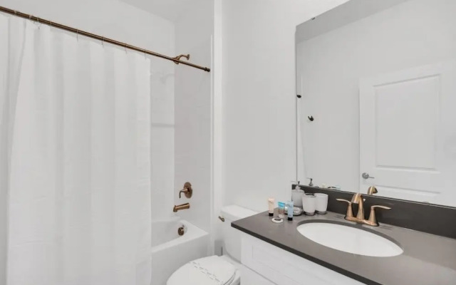 4350scene 6 Bedroom Villa