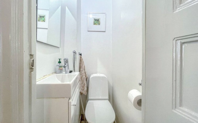 5 Room Apartment by the Esplanade Park