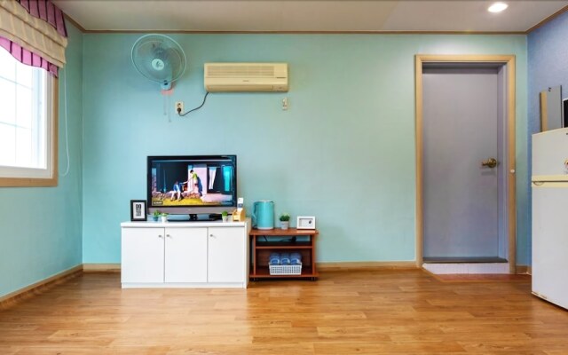 Taean Pine Scented Pension