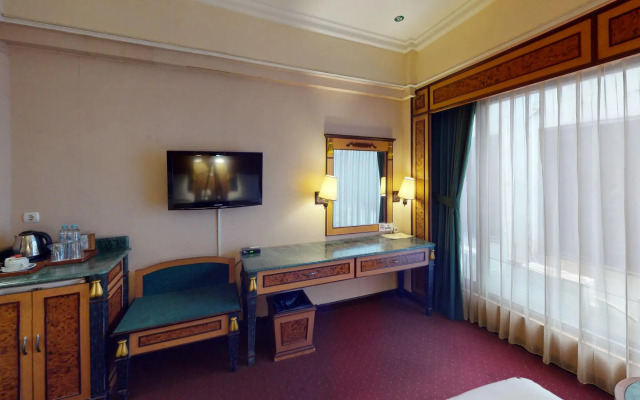 Gajahmada Graha Hotel