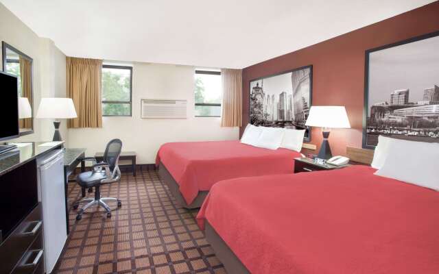 Super 8 by Wyndham Chicago IL