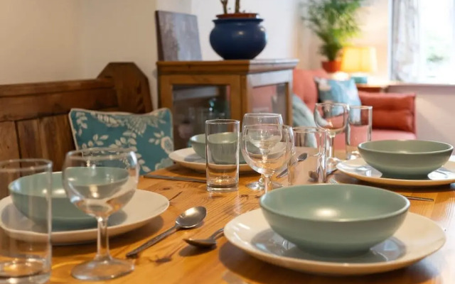 Host Stay The Beams at Frederick Gardens