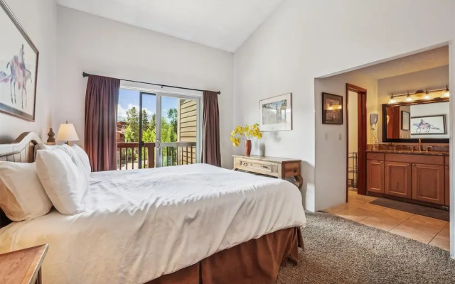 Pine Ridge 11e 2 Bedroom Condo