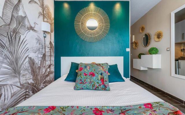 Sunset 755 Naturist Port Nature