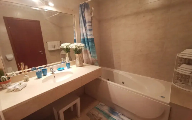 Oliveira's Atlantic View - 2 bed apt Sleeps 6