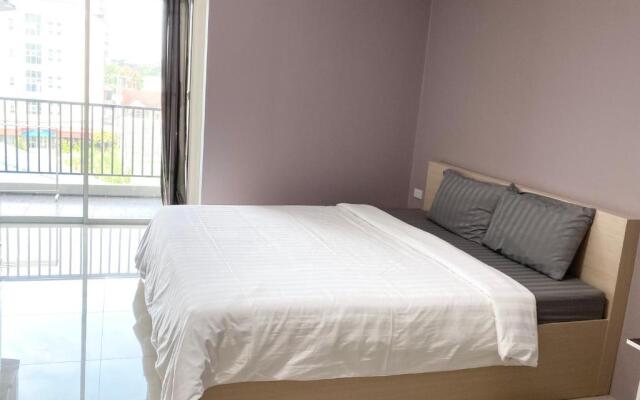 H12, The Stylish Apartment