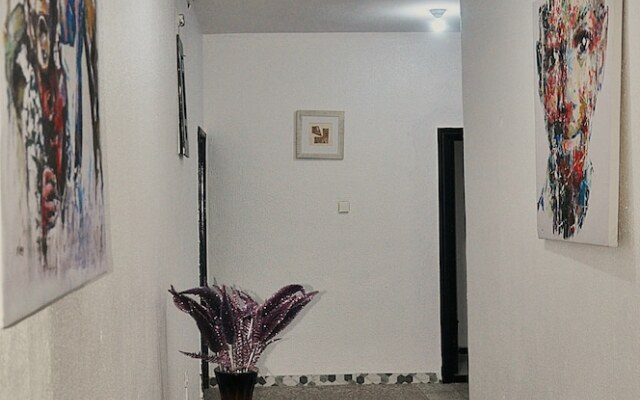 Jolie Suites