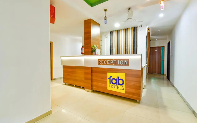 Fabhotel Raj Ratna
