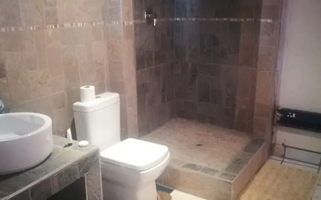 Naisar Sparkling White Apartment