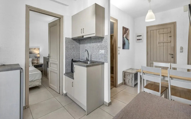 Evina Rooms & Suites