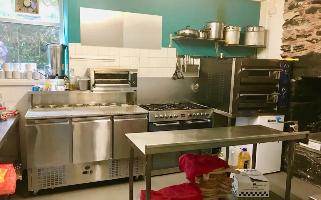 The Vagabond Bunkhouse & Pizzaria - Hostel