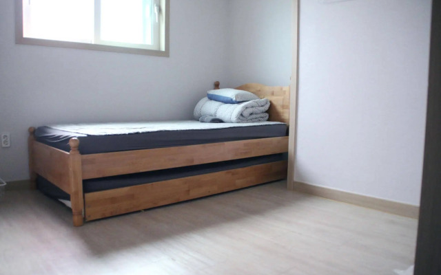 Twin Rabbit Guesthouse