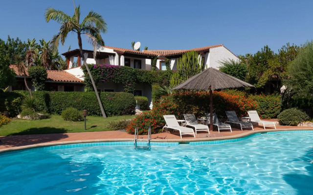 Nora Club Hotel