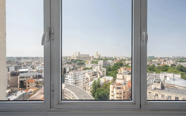 Views of all the Palaces 2BR Stunner
