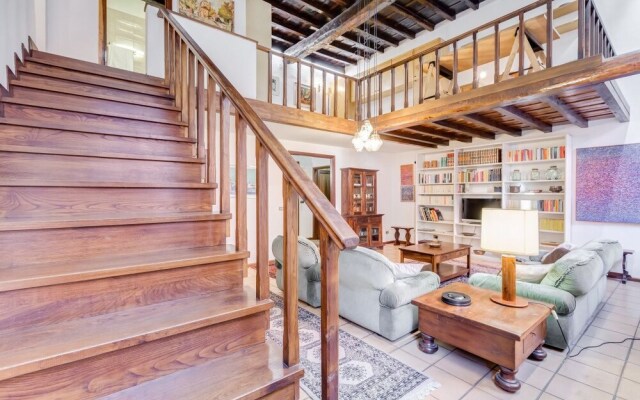 Large and Comfortable 6 Guests Flat in Trastevere