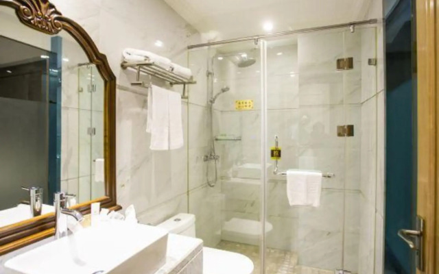 Jingshang Theme Business Hotel