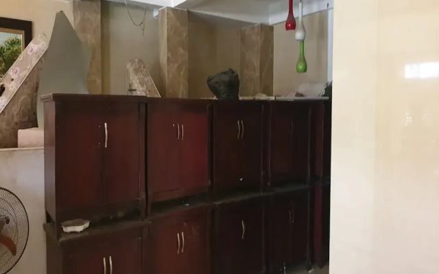 Oyo 442 Holiday Hotel