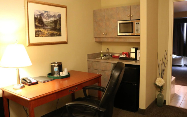 Nomad Hotel and Suites