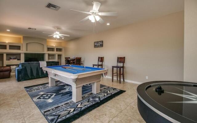 Fabulous 4-Bdrm WBreathtaking Views & Pool