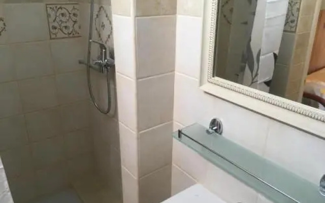 Гостевой Дом на Изумрудной улице 24