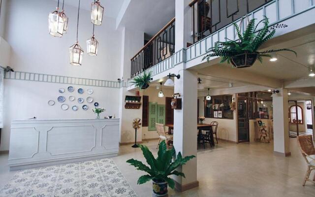 Vera Nidhra - Self check-in after 6pm