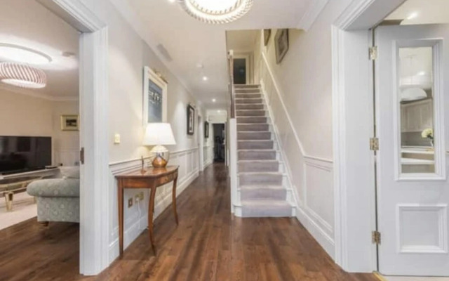 Stunning 5-bed House in London