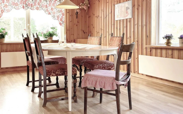 8 Person Holiday Home in Valdemarsvik