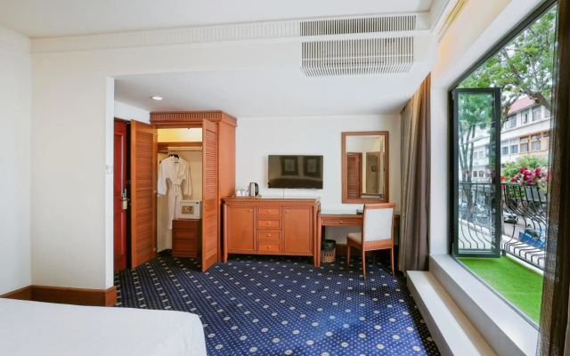 The Jesselton Hotel