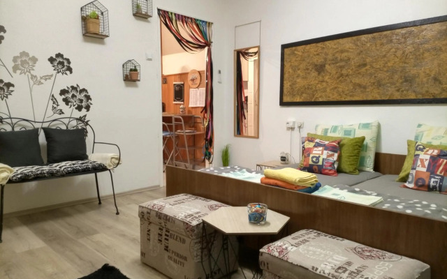 Studio Apartment Corner