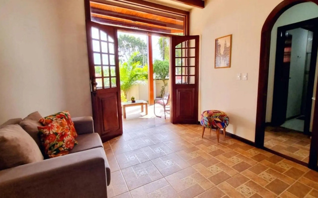 Casa Toscana 4 suítes, piscina e churrasqueira