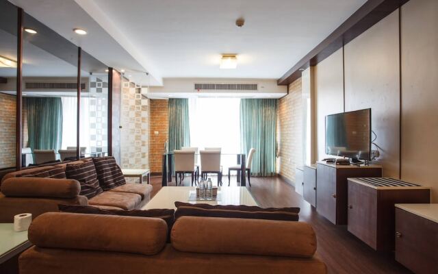 4C - 2 Bedroom Downtown Apartment With Shared Pool