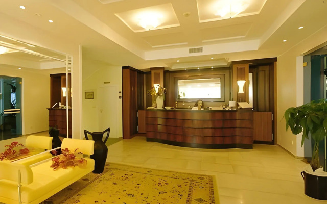 Albergo Punta De L'est