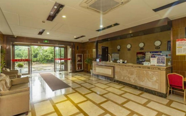 Merlinwan Traders Hotel