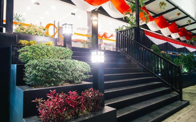 Alpha Hotel
