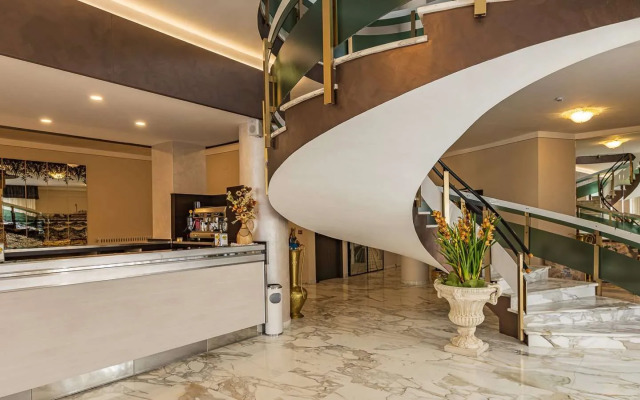 Hotel Reali