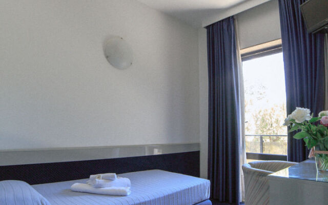 Club Hotel