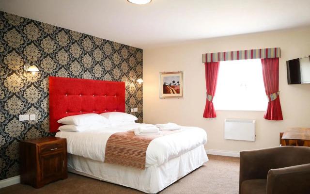 Cuttle Bridge Inn Hotel