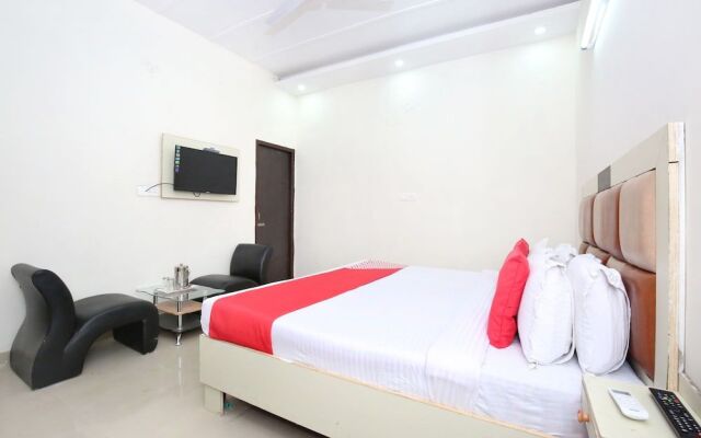 OYO 11369 Hotel Noor Plaza
