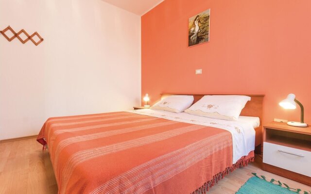 Stunning Home in Liznjan With Wifi and 2 Bedrooms