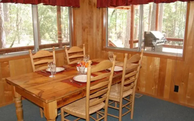 RedAwning Cabin #77 Chipmunk Retreat