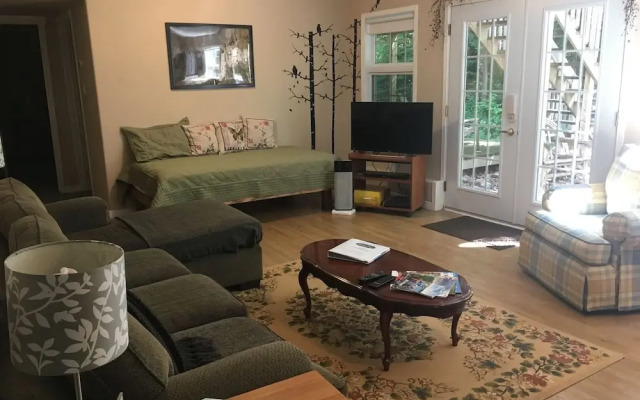 The Treehouse Bed & Breakfast