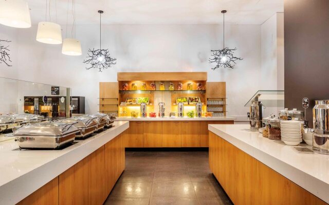 Amora Hotel Brisbane