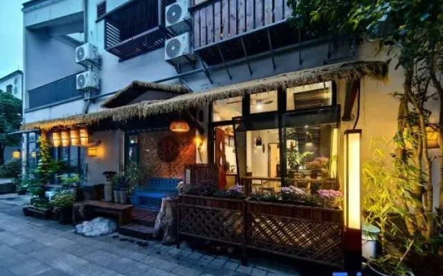 Ruo Ri Wang Lou B&B（Shanghai Zhujiajiao Ancient Town Store）