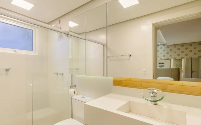 Apto c/ Churrasq. 3Qts 700m do Lago Negro ALT0402