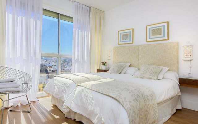 Wonderful Location In La Magdalena Square 2 Bd Apartment With Great Views. San Pablo V