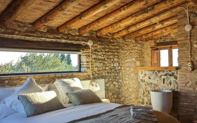 Casa Hostalets - In the Middle of the Olive Trees